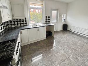 Kitchen dining room- click for photo gallery